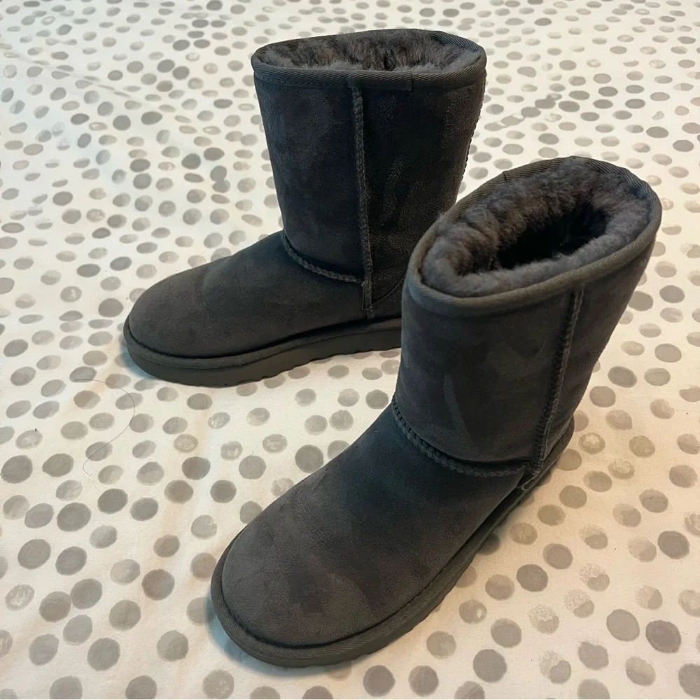 UGG Classic Short II Grey Boots Size 6